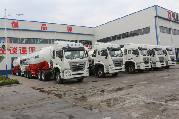 通亞汽車又一批量下灰半掛車發(fā)車?。?！